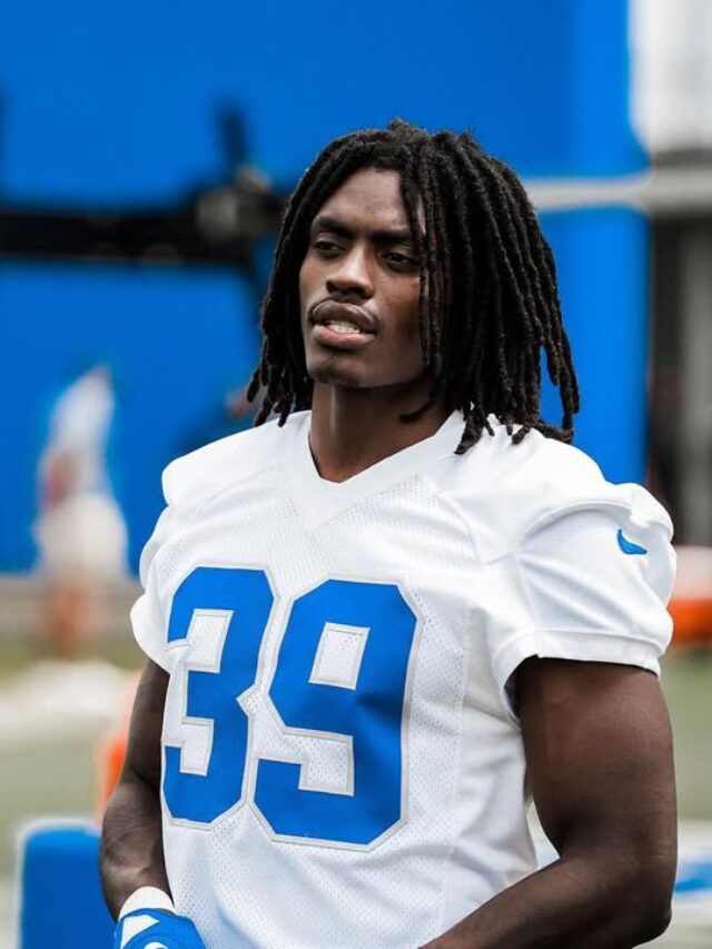Game halted after Morice Norris suffers head and neck injury.