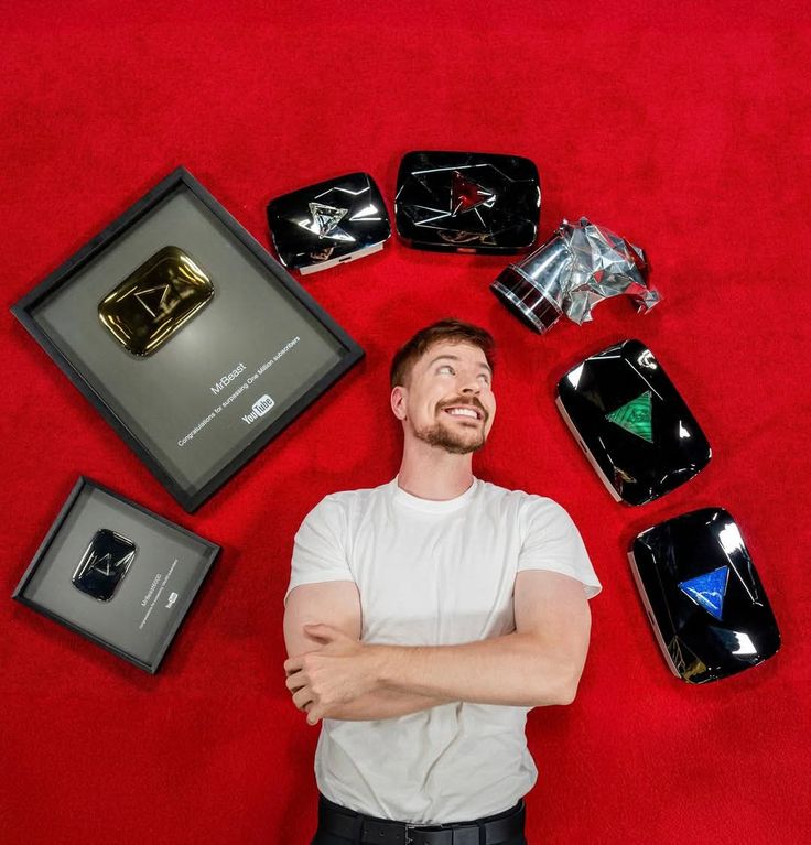 James Stephen “Jimmy” Donaldson was born on May 7, 1998, in Wichita, Kansas, into a family grounded in values of discipline, service, and adaptability.