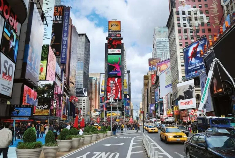 New York City is the cultural, financial, and media capital of the United States. For first-time travelers, it offers iconic landmarks such as Times Square, Central Park, Broadway theaters, Wall Street, and the Statue of Liberty.